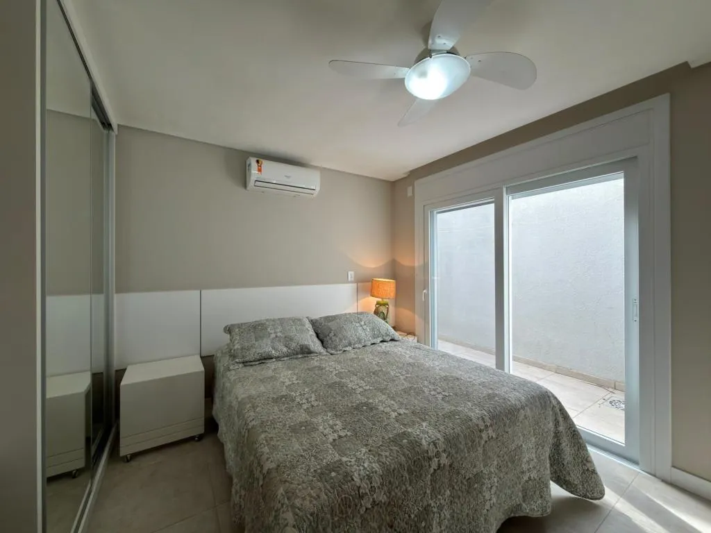 Imagem Casa 4 Dormitórios - Bairro xangri-la
