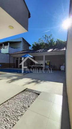Imagem Casa Plana Averbada no Iririú com Piscina