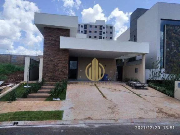Casa no Condomínio San Paolo com 3 suítes e piscina.