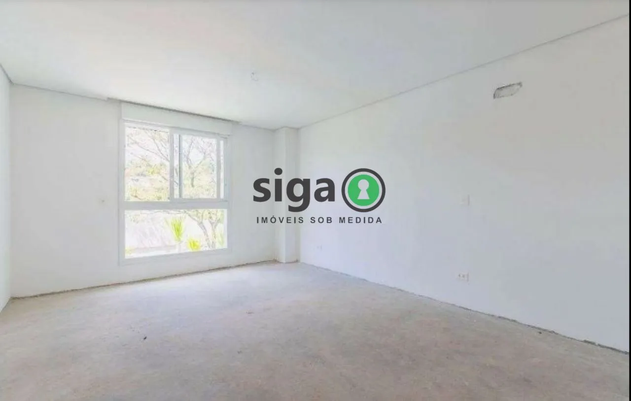 Imagem Casa em Condomínio Fechado com 4 Suítes, Piscina e Quintal Amplo