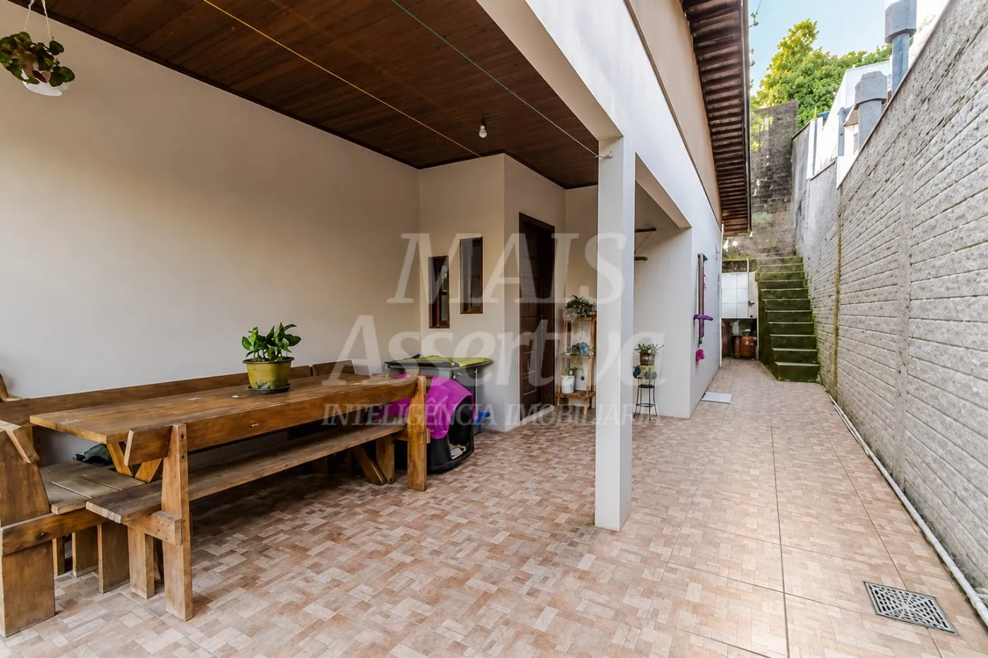 Imagem Casa semi mobiliada para venda, no bairro Canudos em Novo Hamburgo/RS. 

Terreno de 12x40 metros (4...
