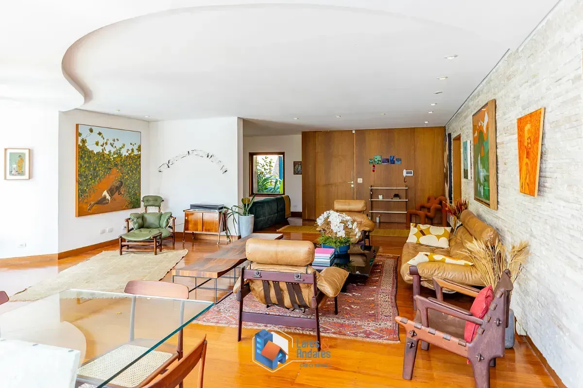 Imagem Sobrado para venda em Jardim Luzitânia com 4 quartos, sendo 3 suítes, 546m²