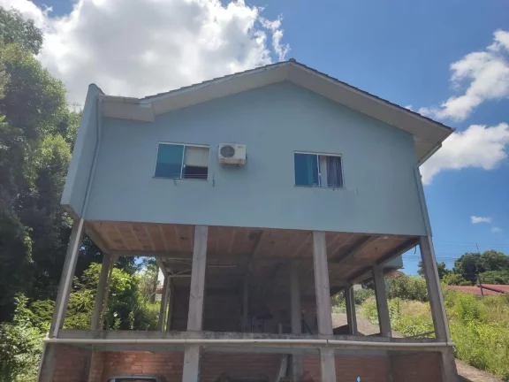 Imagem Casa para Venda em Concórdia, Parque Exposições, 3 dormitórios, 1 suíte, 1 banheiro, 3 vagas