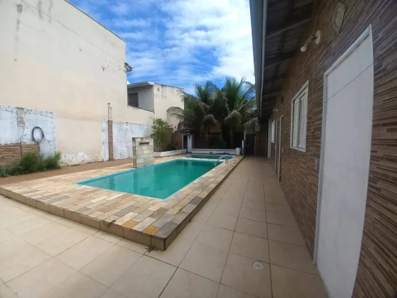 Imagem Casa Térrea com 2 Piscina em Bairro Residencial - Peruíbe
