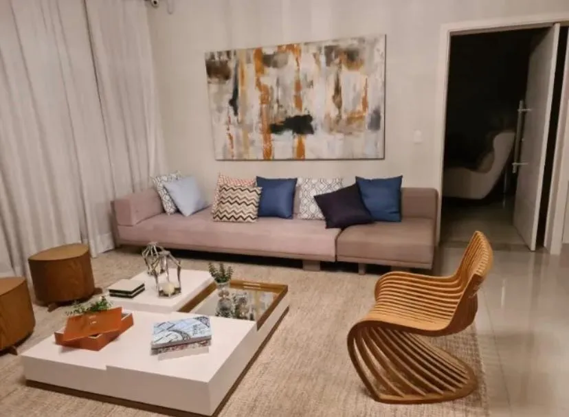 Imagem Casa Alto Padrão Localizada no Condominio Vila dos Inglezes.