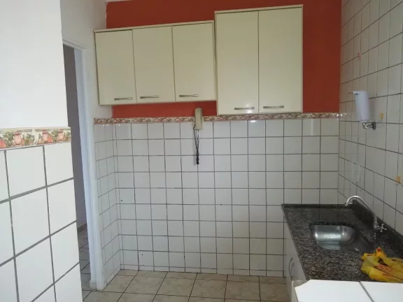 Imagem apartamento em otimo estado com 1 vaga de garagem , 2 dormitórios com armarios , sala com ventilado...