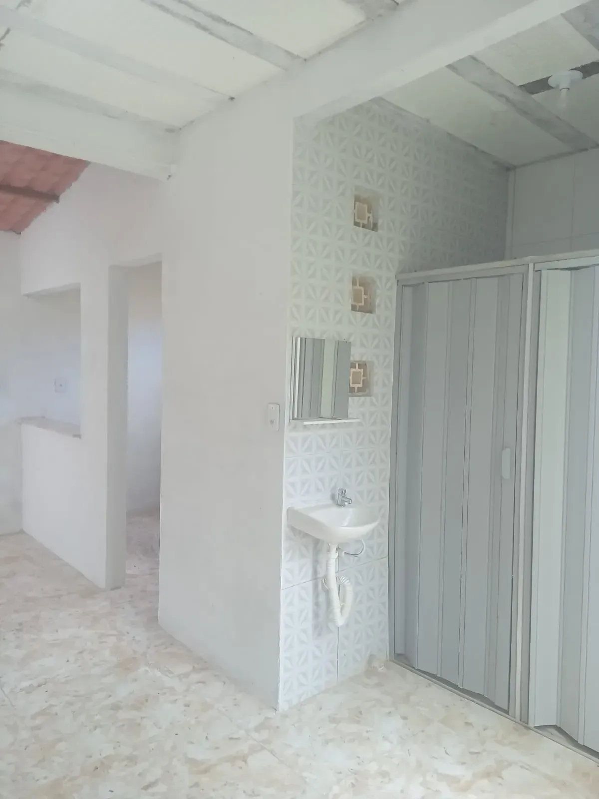 Imagem Kitnet com 1 Quarto para Alugar, 30 m² em Paripe - Salvador