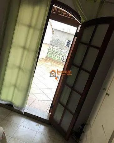 Imagem Sobrado à venda com 4 dormitórios (2 suiítes) em Parque Santo Antonio - Guarulhos/SP