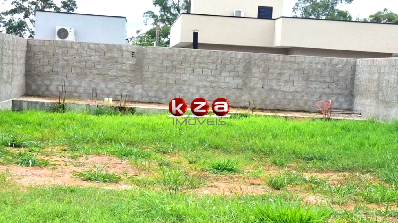 Imagem Terreno com 300m à venda em condomínio, pronto para construir, em Valinhos-SP - 300m² no Condomínio Vitta Verdi!