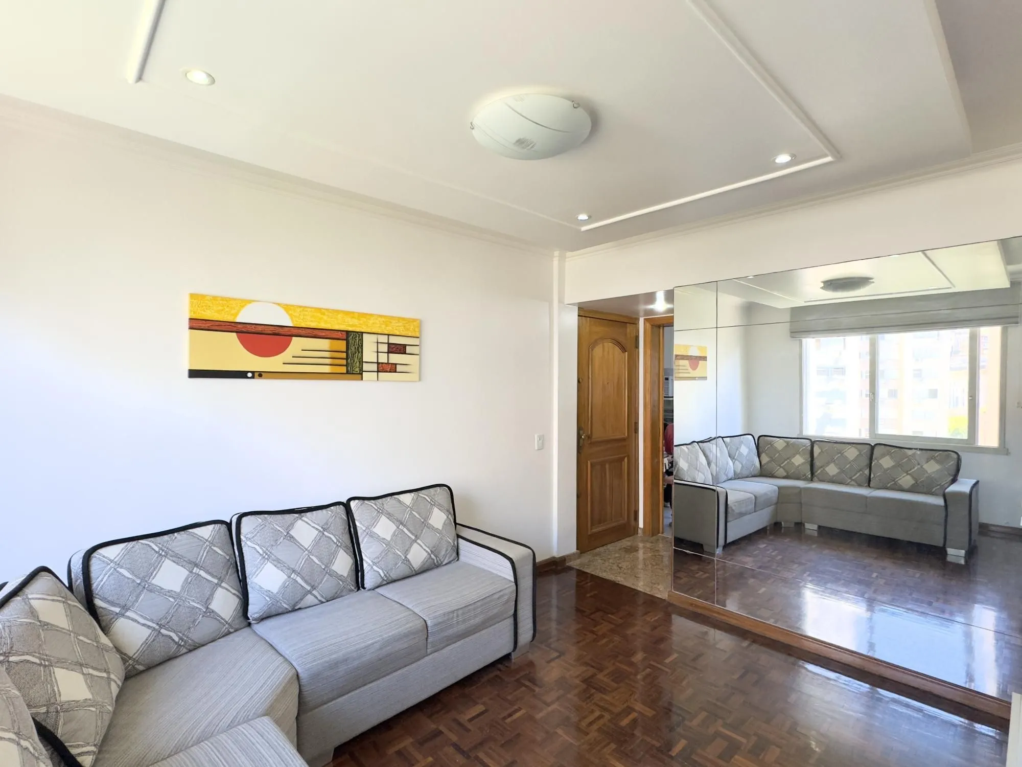 Imagem Apartamento mobiliado de 71m², com 2 dormitórios, sendo 1 suíte e vaga no Centro