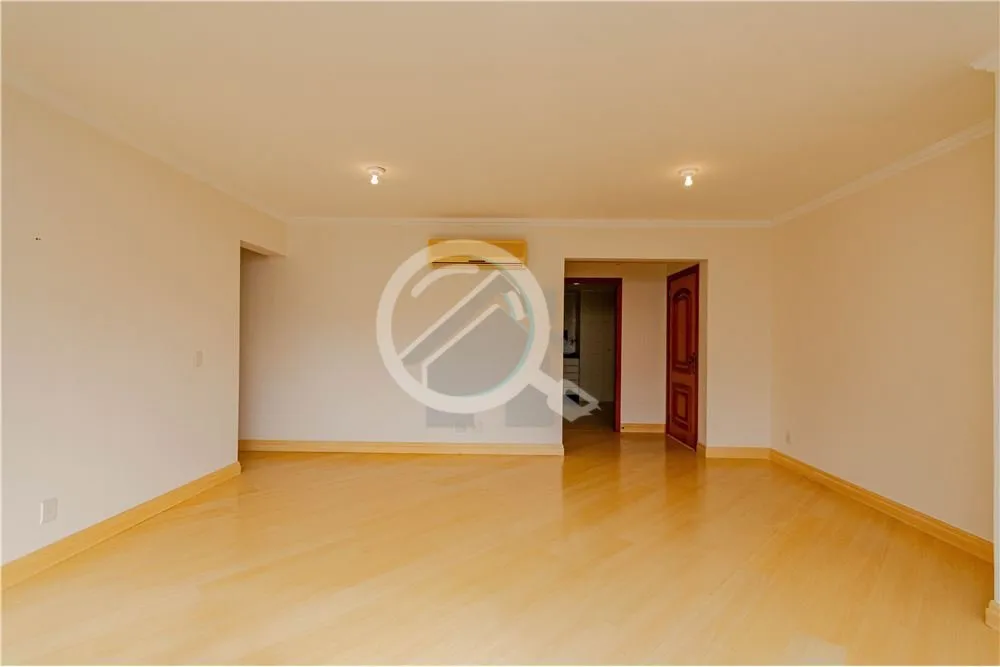 Imagem Bem-vindo a este espaçoso apartamento com uma localização privilegiada e uma variedade de comodid...