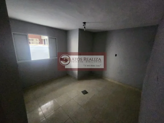 Imagem Casa à Venda no Jardim das Imbuias, SP, 125m², 2 Quartos, 2 vagas de garagens, corredor Lateral. R$: 318k OPORTUNIDADE!