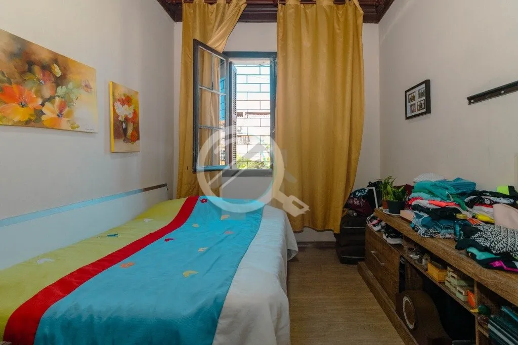 Imagem Casa 2 pavimentos com 130m² de área privativa, três dormitórios, living dois ambientes, sala de ...