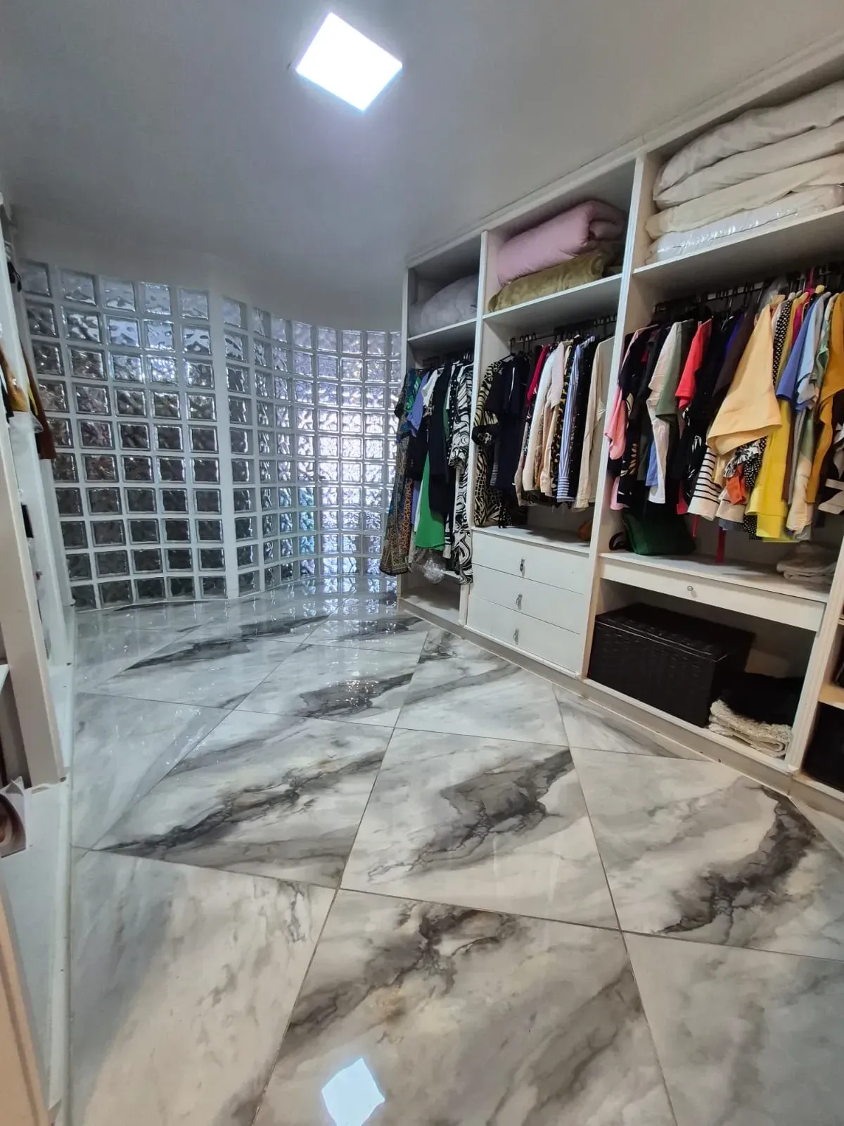 Imagem Casa com 4 Quartos à Venda ou Locação, 715 m² em Portão - Curitiba