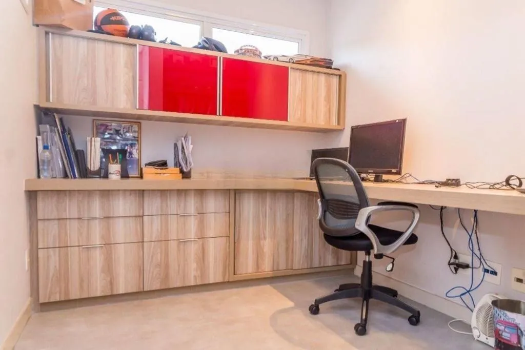 Imagem Sofisticação e conforto em casa de alto padrão no Condomínio Ibiti Royal Park