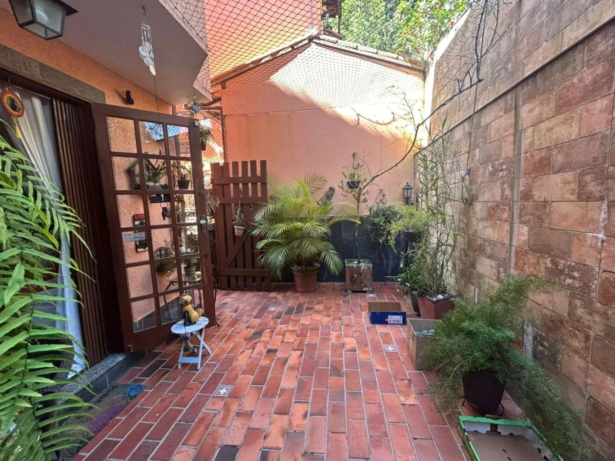 Imagem Casa em Condomínio para Venda em Teresópolis / RJ no bairro Carlos Guinle