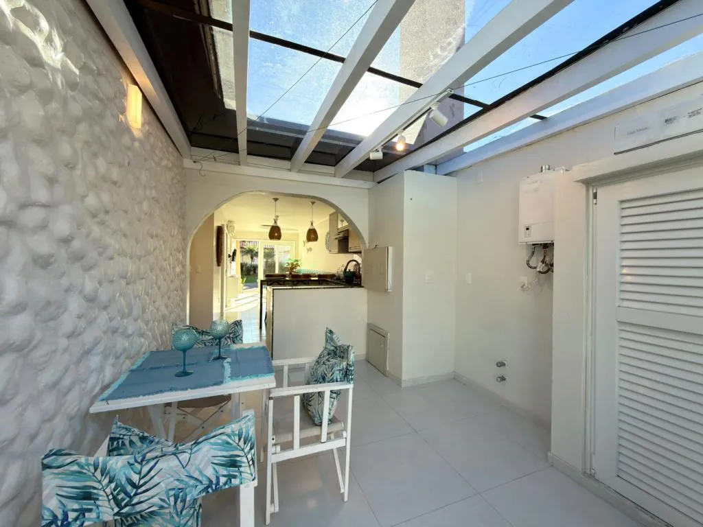 Foto do imóvel: Casa 3 Dormitórios - Bairro Noiva do Mar em Rua palmital
