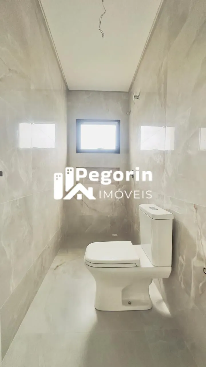 Imagem Sobrado à venda em Pinhais, Centro, com 3 quartos, 253,42m²