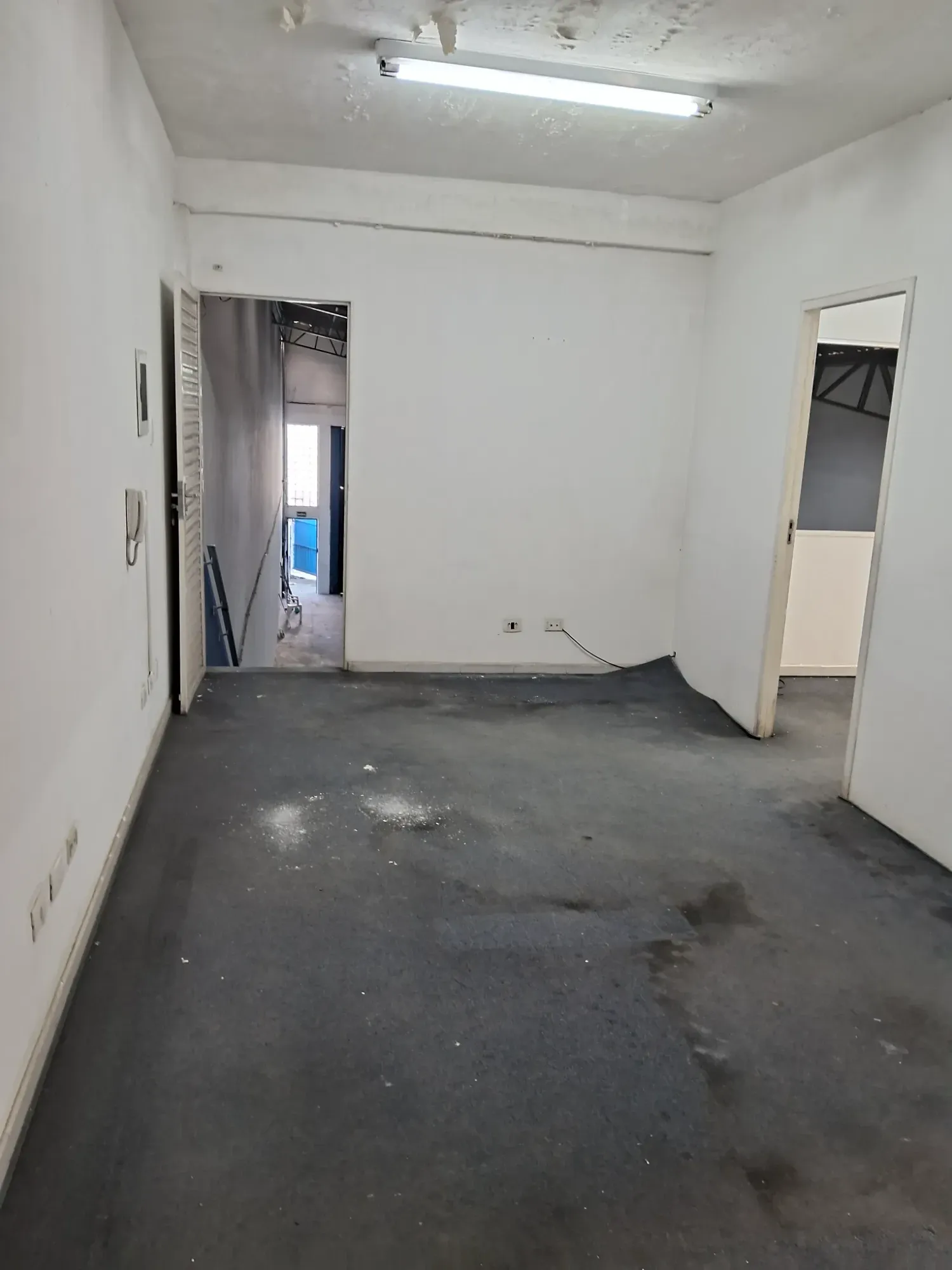 Imagem Galpão para Alugar, 242 m² em Vila Anastácio - São Paulo