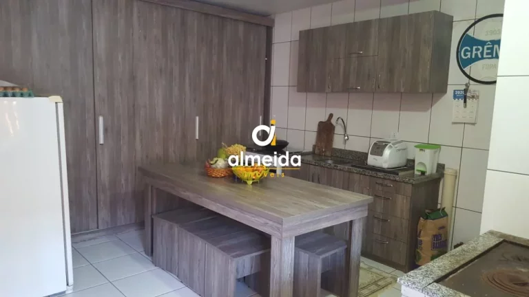 CASA 4 DORMITÓRIOS