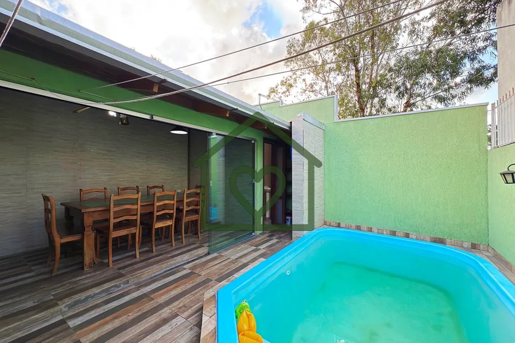 Imagem Esta casa térrea semimobiliada, situada em uma rua sem saída no prestigiado Loteamento Nossa Senho...