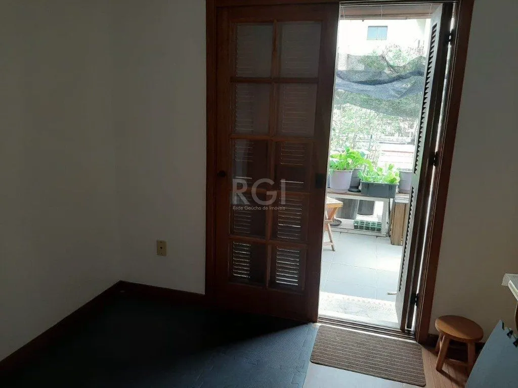 Imagem Casa Condominio para Venda - 129.58m², 3 dormitórios, sendo 1 suites, 4 vagas - Cavalhada