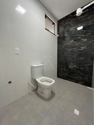 Imagem CASA COM PISCINA, 1 SUÍTE + 2 QUARTOS, BAL PRINCESA DO MAR