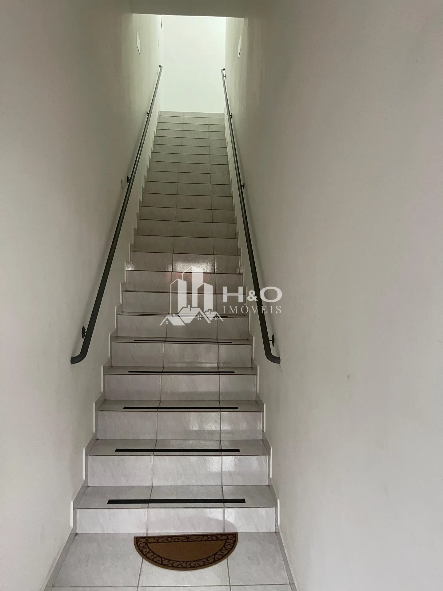 Imagem Salas Comercial Locação na Av. dos Latinos - 24m² | Região Comercial Ampla !