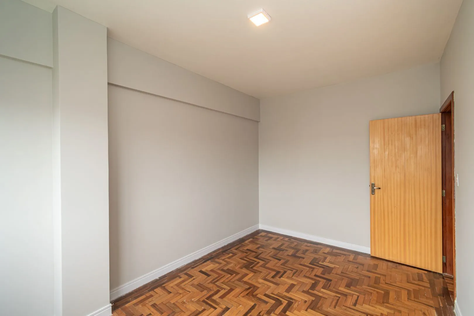 Imagem Apartamento 2 dormitorios, no Menino Deus reformado