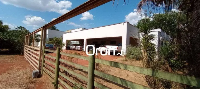 Imagem Chácara com 5 dormitórios à venda, 5300 m² por R$ 2.530.000,00 - Sítios de Recreio Caraíbas - Goiânia/GO