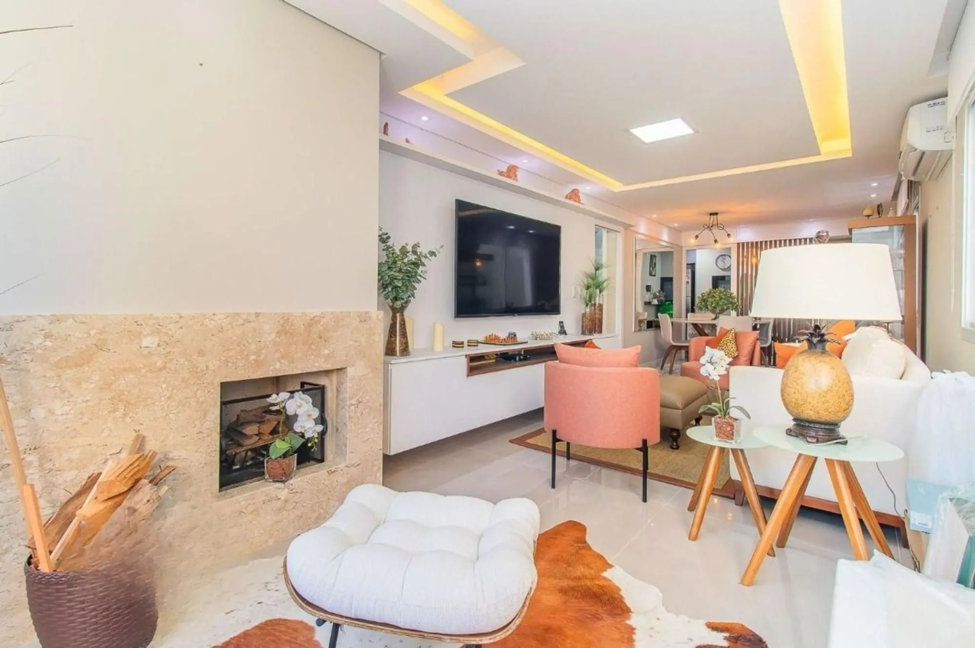 Imagem Apartamento com 83m² e 2 dormitórios, 2 suítes, 3 vagas no bairro Petrópolis