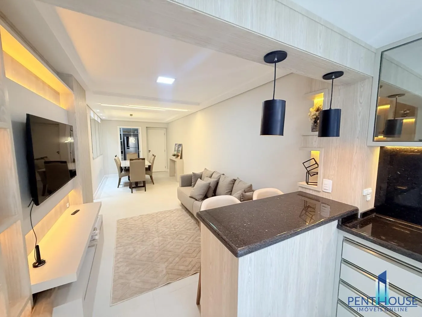Imagem Apartamento Quadra Mar para Venda em Balneário Camboriú, CENTRO, 2 dormitórios, 1 suíte, 2 banheiros, 1 vaga
