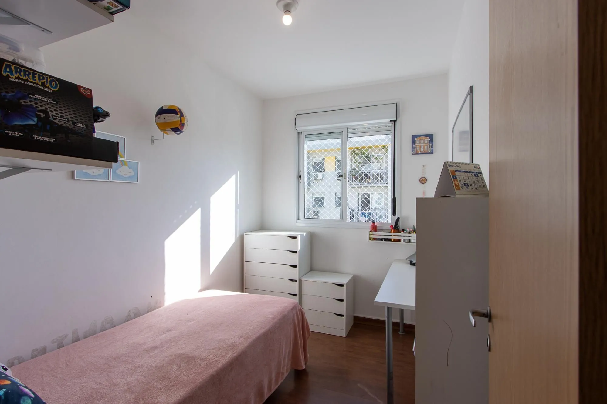 Imagem Lindo Apartamento 3 dorm à Venda na Tristeza, Porto Alegre,