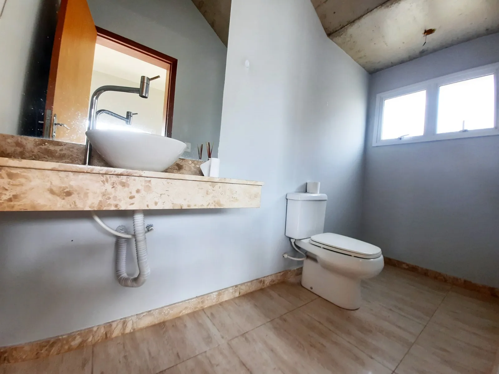 Imagem Casa de luxo em condomínio no Jardim Novo Mundo, Sorocaba-SP: 4 quartos, 2 suítes, 3 salas, 6 banheiros, 8 vagas, 331m². Venda ou locação!
