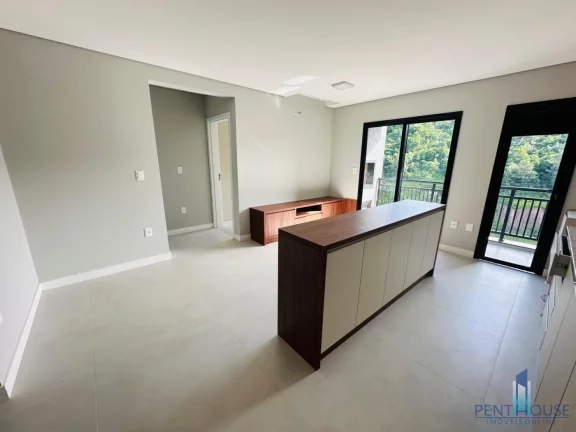 Imagem Apartamento Zona Central para Locação em Balneário Camboriú, Praia dos Amores, 2 dormitórios, 2 suítes, 3 banheiros, 1 vaga