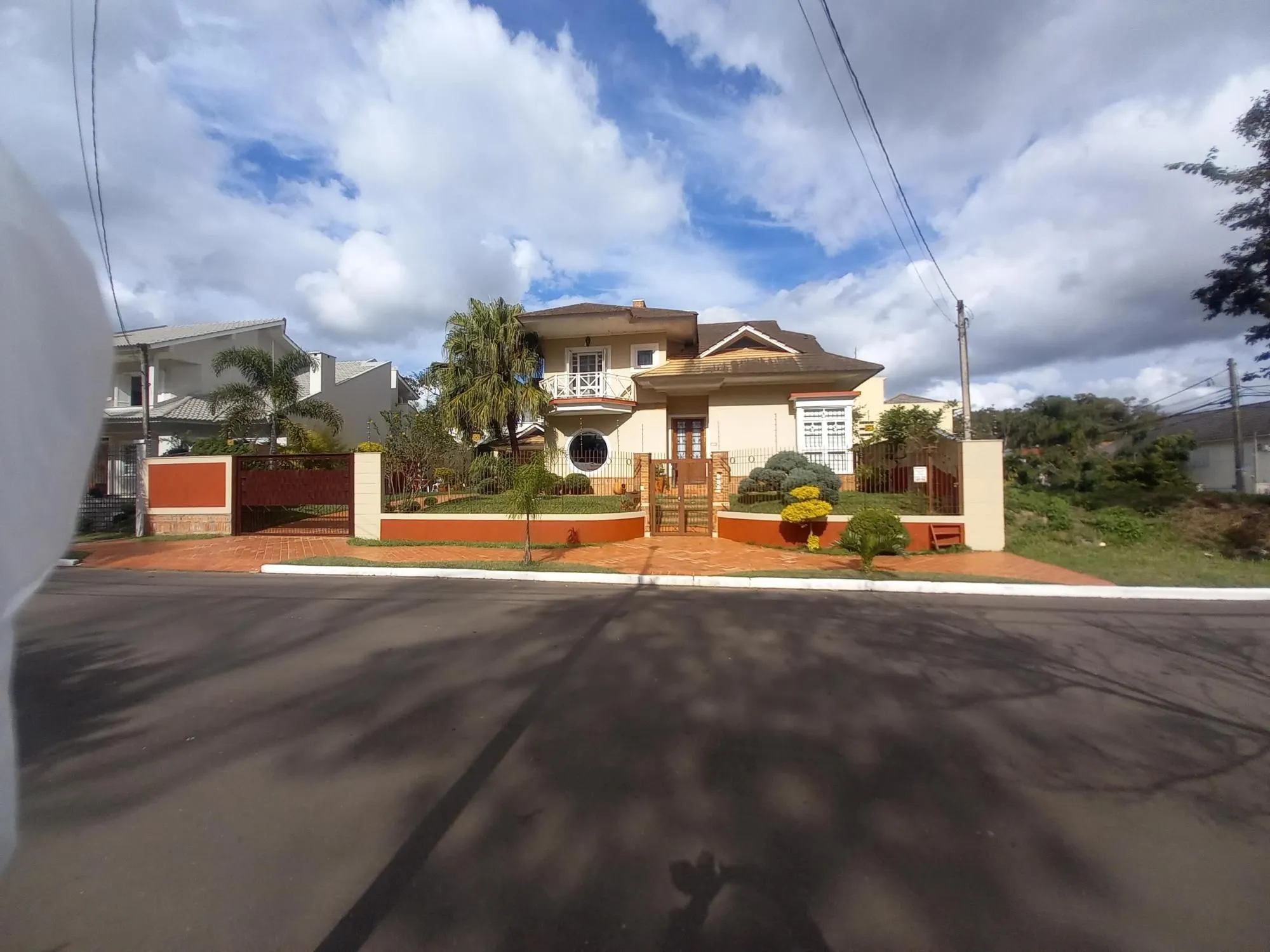 Imagem Excelente sobrado 242m²/3dormitórios/Moinhos de Vento/Canoas