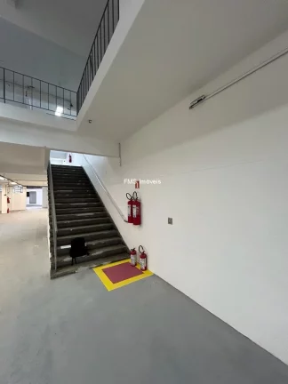 Imagem Loja com 1300m² na Av. Jabaquara.