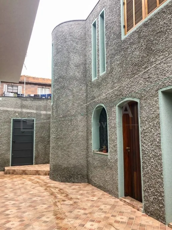 Imagem Exclusivo Sobrado com Edícula (2 Suítes), Jardim de Inverno e Quintal Ensolarado | Ônibus na Porta e Lareira!