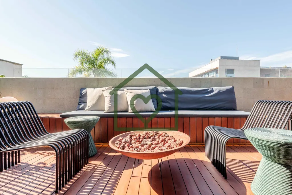 Imagem Viva com sofisticação em um dos bairros mais nobres de Porto Alegre. Este apartamento garden de 20...