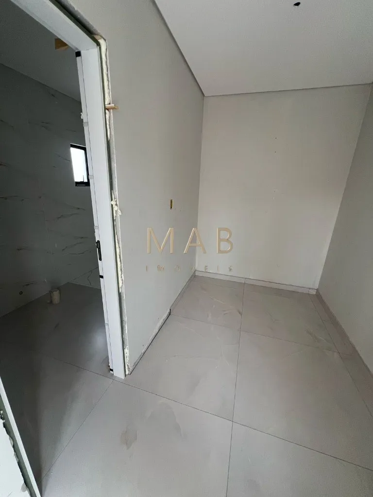 Imagem Sobrado NÃO Geminado à Venda na Praia dos Ingleses em Florianópolis/SC!! Unidade com: 4 dormitórios sendo 1 suíte com closet!