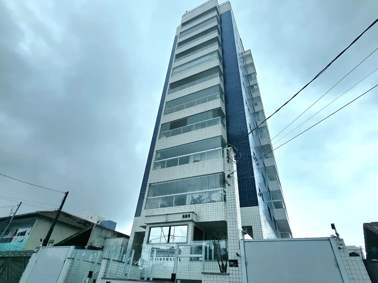 Foto do imóvel Apartamento para Venda em Praia Grande, Guilhermina, 2 dormitórios, 2 suítes, 1 banheiro, 1 vaga