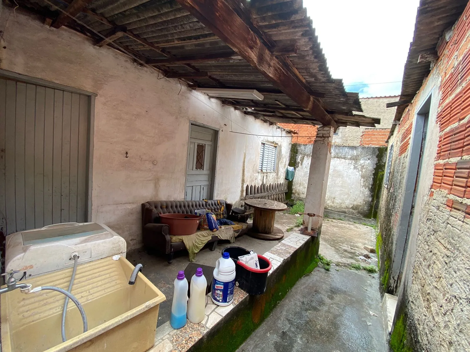 Imagem Oportunidade única: Casa comercial à venda em Votorantim-SP, 2 quartos, 1 sala, 1 vaga, 167m².