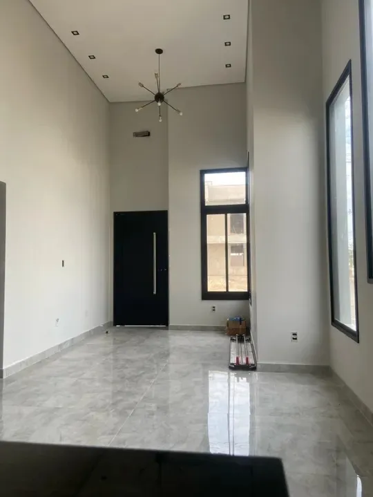 Imagem Casa térrea em um lote de esquina no condomínio Horto Florestal Villagio.