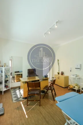 Imagem Casa Comercial à Venda em São Paulo-SP, Bairro Cambuci: 5 Salas, 2 Banheiros, 181m² de Área