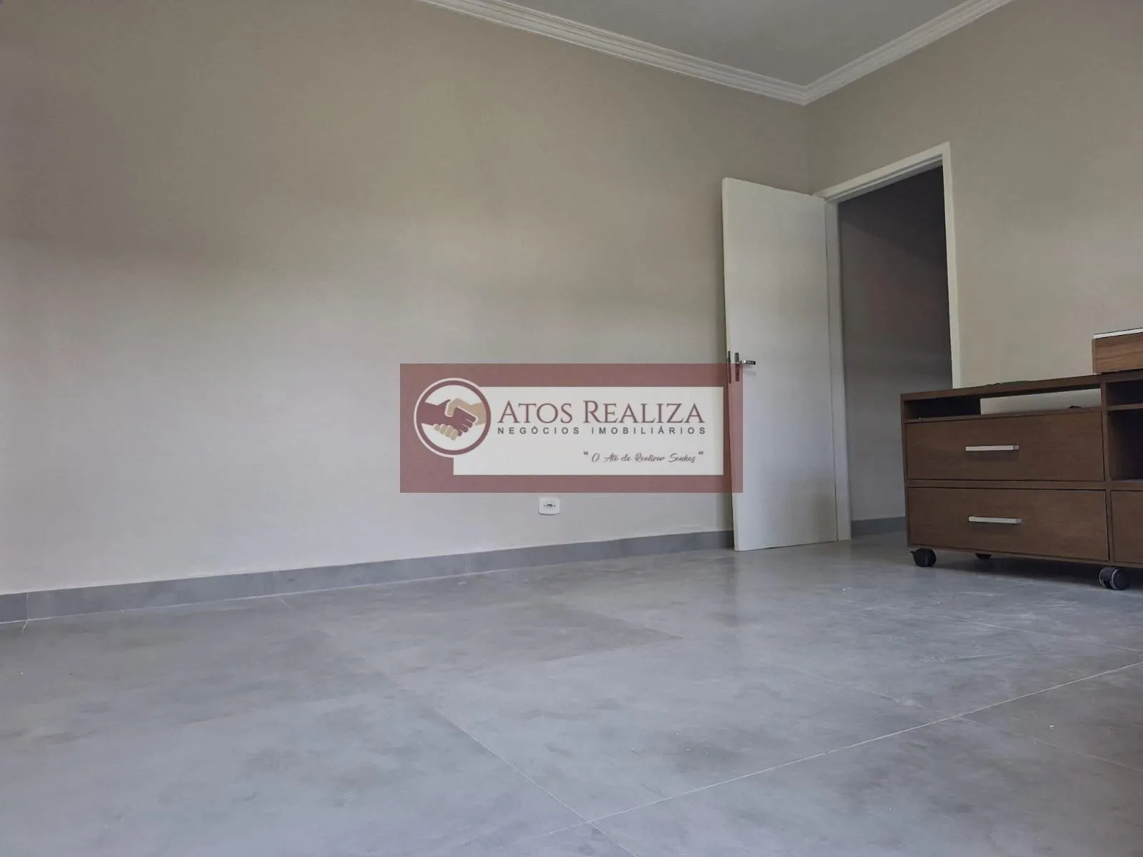 Imagem Alugo Casa na Cidade Dutra. Casa Compacta com Entrada Compartilhada na Cidade Dutra, 1 Dormitório, Sala, Cozinha, Banheiro e Área de Serviço. Ambiente bem Familiar, em ótima Localização, próximo a Estação Primavera da CPTM e Passa Rápido do Rio Bonito. R$