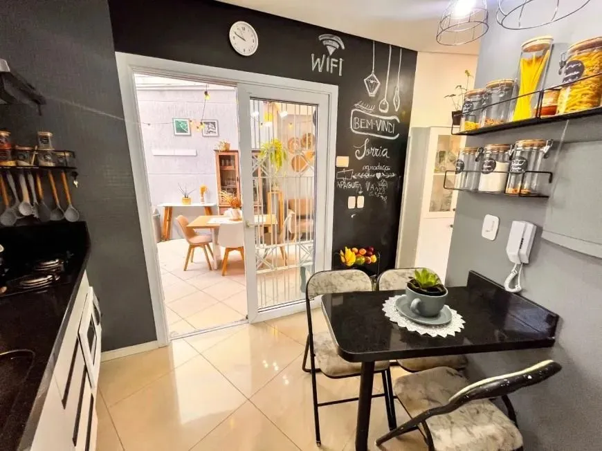 Imagem Casa Reformada em Condomínio com Suíte e Espaço Versátil Avenida Ecoville