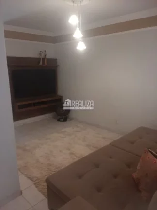 Imagem Casa à venda no bairro Residencial Palmeiras, Uberaba - 3 dormitórios e 4 garagens