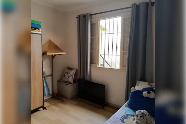 Imagem EXCELENTE SOBRADO REFORMADO - 3 dorms (1 suíte) garagem para 3 carros, no Jardim São Judas Tadeu!