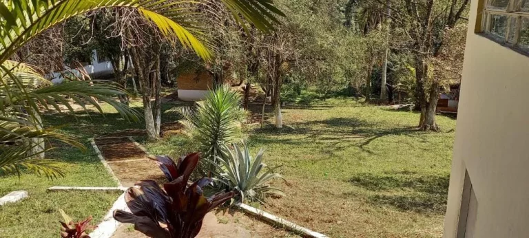 LINDA CHÁCARA RODOVIA ARMANDO SALLES ITAPECERIA SERRA ÁREA 9.147,79 M MURADA POÇO PAISAGISMO PRÓXIMO AO ATACADÃO