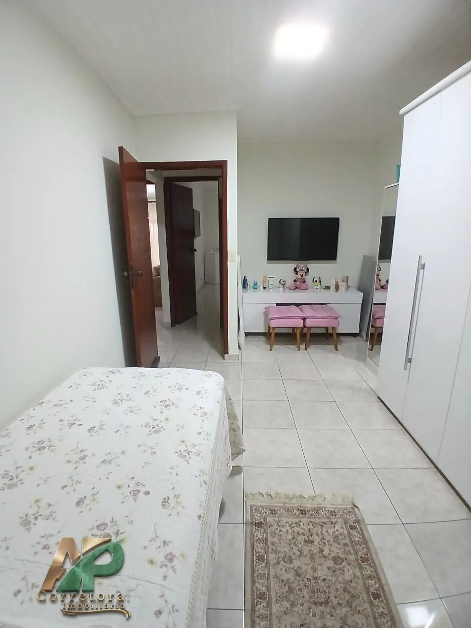 Imagem Oportunidade na Vila Rica SP: Casa Ampla com 4 Dorms (2 Suítes) por R$ 590 Mil!